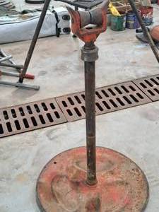 lot 21 image: Pipe Stand Roller Top
