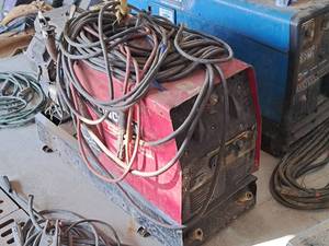 lot 23 image: Lincoln Electric 1357-HP Kohler Command 23 Welder