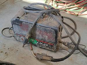 lot 26 image: Lincoln Electric Welder LN-25
