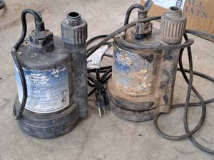 lot 34 image: Lot of (2) Superior Pump 14-HP Submersible Thermoplastic Utility Pump 91250