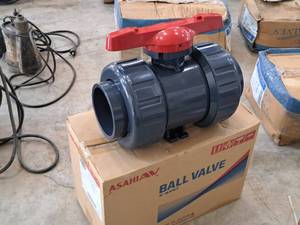 lot 36 image: Lot of (1 Box) 4 Ball Valves (New)
