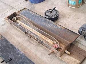 lot 49 image: Metal Water Level Box