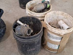 lot 54 image: Lot of (3 Buckets) Assorted Valves and Fittings