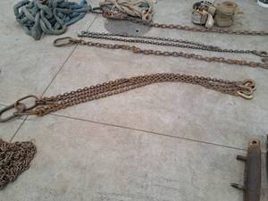 lot 95 image: 79 Lifting Chain with 4-Hooked Chain Ends