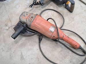 lot 151 image: Milwaukee 7 Grinder