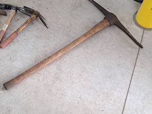 lot 163 image: Pick Axe