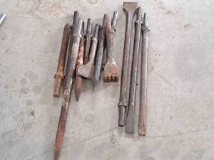 lot 164 image: Lot of (12) 58-round Jackhammer Bits