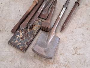 lot 166 image: Lot of (7) Jackhammer Bits 12-hex