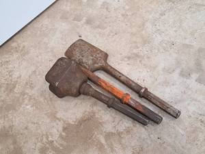 lot 171 image: Lot of (3) Jackhammer Bits 1-18-hex