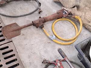 lot 179 image: 19 Chipping Hammer with Hose and Chisel Bit