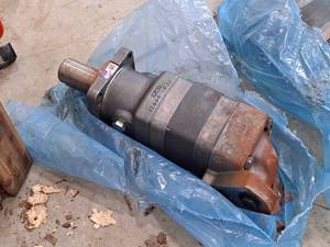 lot 203 image: Eaton Machine Gear Box
