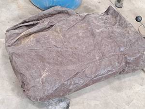 lot 210 image: Large Tarp