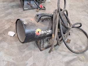 lot 228 image: Mr. Heater 30,000-60,000-BTU Construction Heater