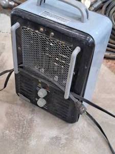lot 232 image: Space Heater