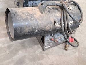 lot 229 image: Mr. Heater 38000-BTU Construction Heater