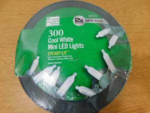 lot 34 image: NEW Home Accents Holiday - 300 Cool White Mini LED Lights Steady Lit