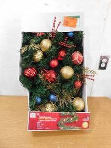 lot 42 image: 9 Garland - New