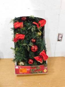 lot 113 image: 9 GARLAND WITH LIGHTS