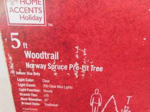 lot 125 image: 5 ft. Pre-Lit Woodtrail Fir Incandescent Artificial Christmas Tree