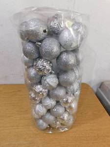 lot 207 image: 1.52 Silver ShinyMatte Finish Ball Christmas Ornaments 50 Per Box