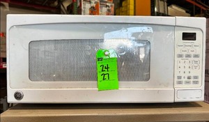 GE Spacemaker II Microwave