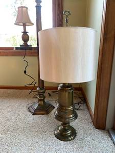 lot 6 image: Lovely Lamps