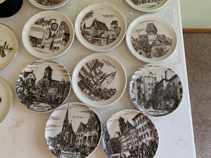 lot 21 image: Coasters for All of your Tables