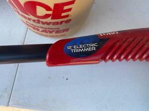 lot 34 image: Toro Electric Trimmer