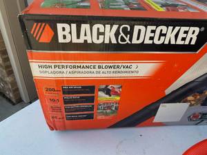 lot 35 image: Black and Decker High Performance BlowerVac