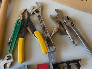 lot 44 image: Assorted Tools
