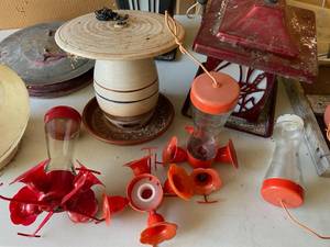 lot 47 image: Bird Feeders