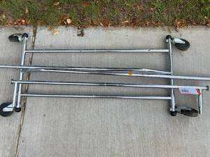 lot 79 image: Metal Clothing Rack