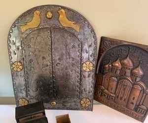 lot 112 image: Antique Metal Cash Register Bank and Metal Wall Hangings