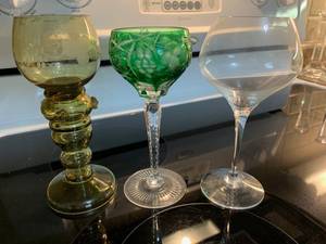 lot 117 image: Cordial or Lacquer Liqueur Glasses