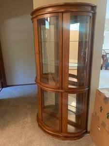 lot 125 image: Stunning Oak Display Cabinet