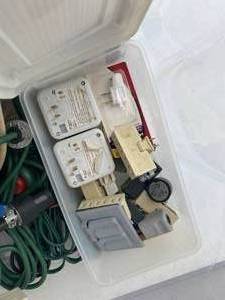 lot 90 image: Miscellaneous Cords and Electronics
