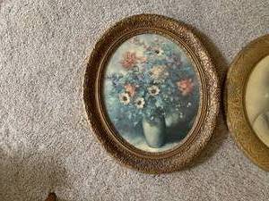 lot 93 image: Oval Frames - 2 Antique
