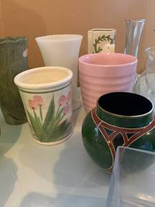 lot 141 image: Variety of Very Nice Vases
