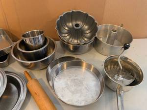 lot 147 image: Kitchen Supplies