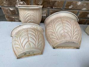 lot 155 image: Variety of Planters and Wall Pockets