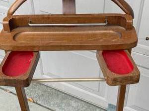 lot 182 image: Useful Decorative Items