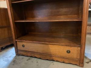 lot 185 image: 1 Drawer, 3 shelf case for Books or Display