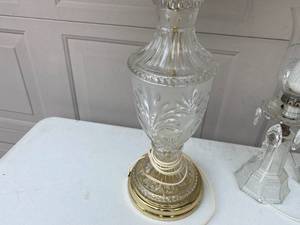 lot 202 image: Three lamps