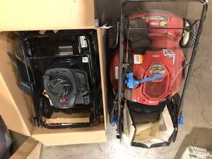 Lot of 2 Mixed Assorted Lawn Mowers    Customer Returns See Pictures