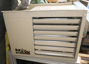 lot 4 image: Brand New Mr Heater Big Max 50,000 BTU