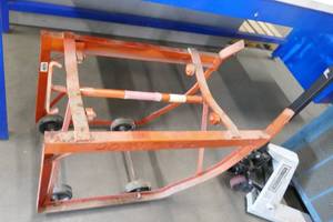 lot 28 image: MECO Barrel cart