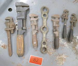 lot 82 image: Set of 7 Vintage pipe wrenches