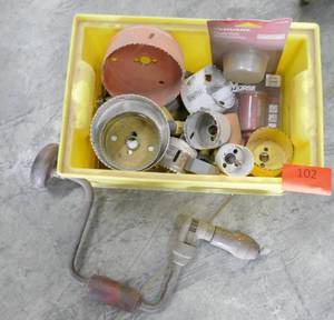 lot 102 image: Bunch of hole saws of various size