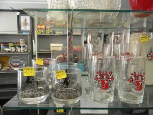 FANTASTIC BEER GLASSES & COLLECTIBLES - PLEASE SEE ALL PICTURES - PLEASE BRING YOUR OWN PACKING AND HELP IF NEEDED