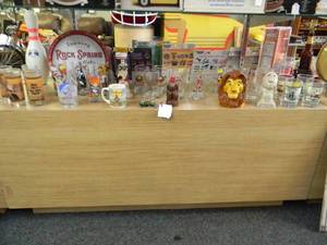 FANTASTIC GLASSWARE & MORE COLLECTIBLES - PLEASE SEE ALL PICTURES - PLEASE BRING YOUR OWN PACKING AND HELP IF NEEDED